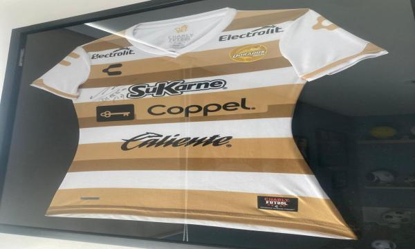 PLAYERA AUTOGRAFIADA POR MARADONA