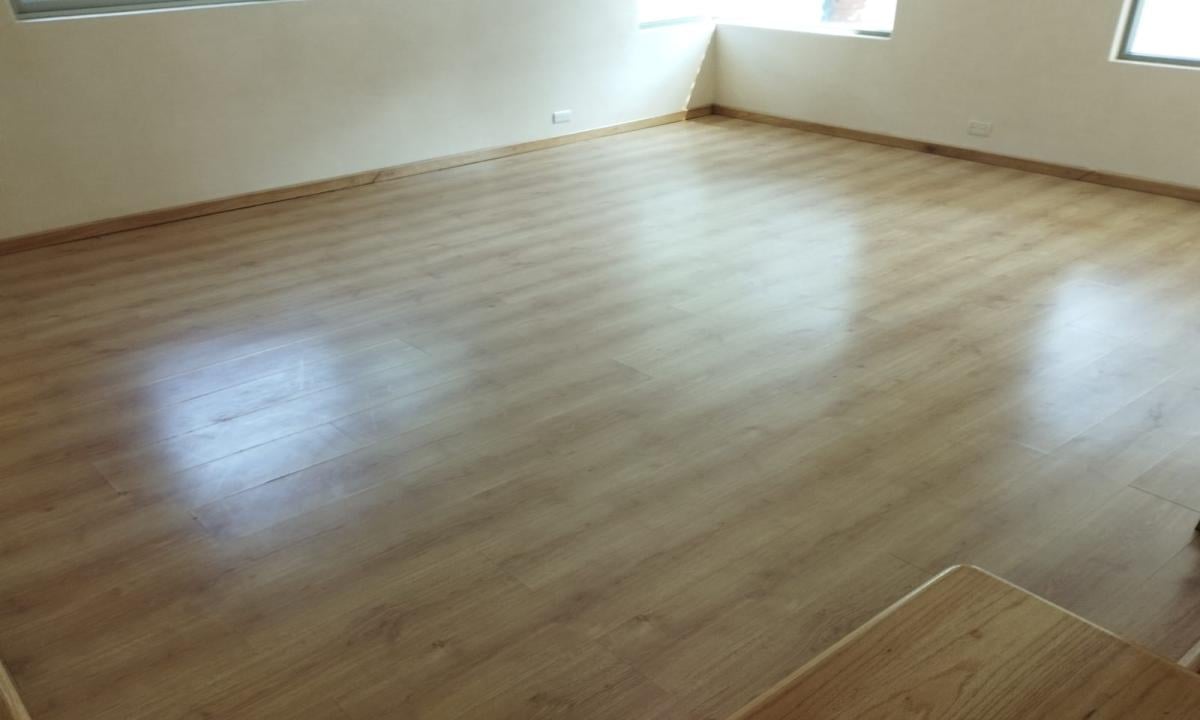 VENDO PISO LAMINADO EN BUEN USO