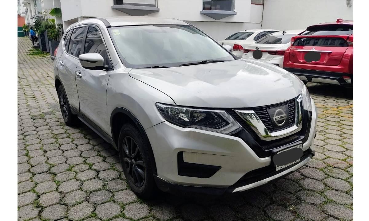 CAMIONETA X-TRAIL 2022 