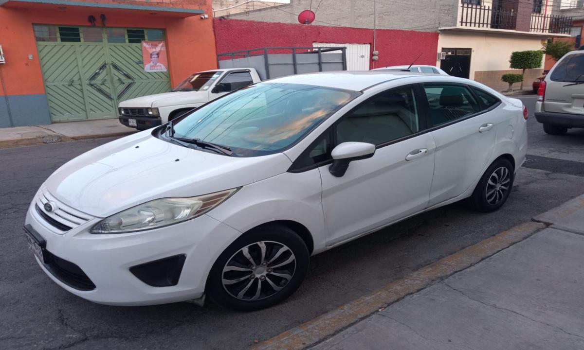 FORD FIESTA 2013